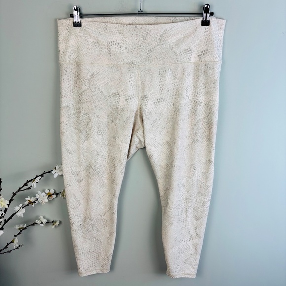 Old Navy High Waisted Powersoft 7/8 Leggings Size XXL - Picture 3 of 6